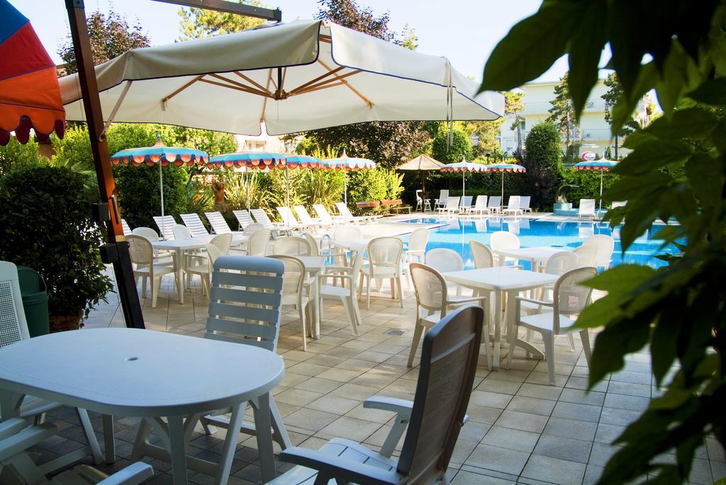 Hotel Ariston Bibione Exterior photo